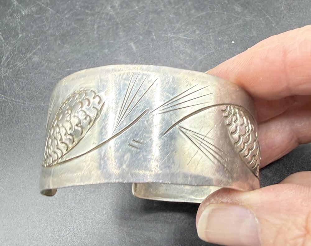 Wide Stuart NYE Pinecone 925 Sterling Silver Cuff Bracelet 38.73g
